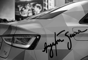 Audi A3 nacional homenageia Senna com arte de Eduardo Kobra